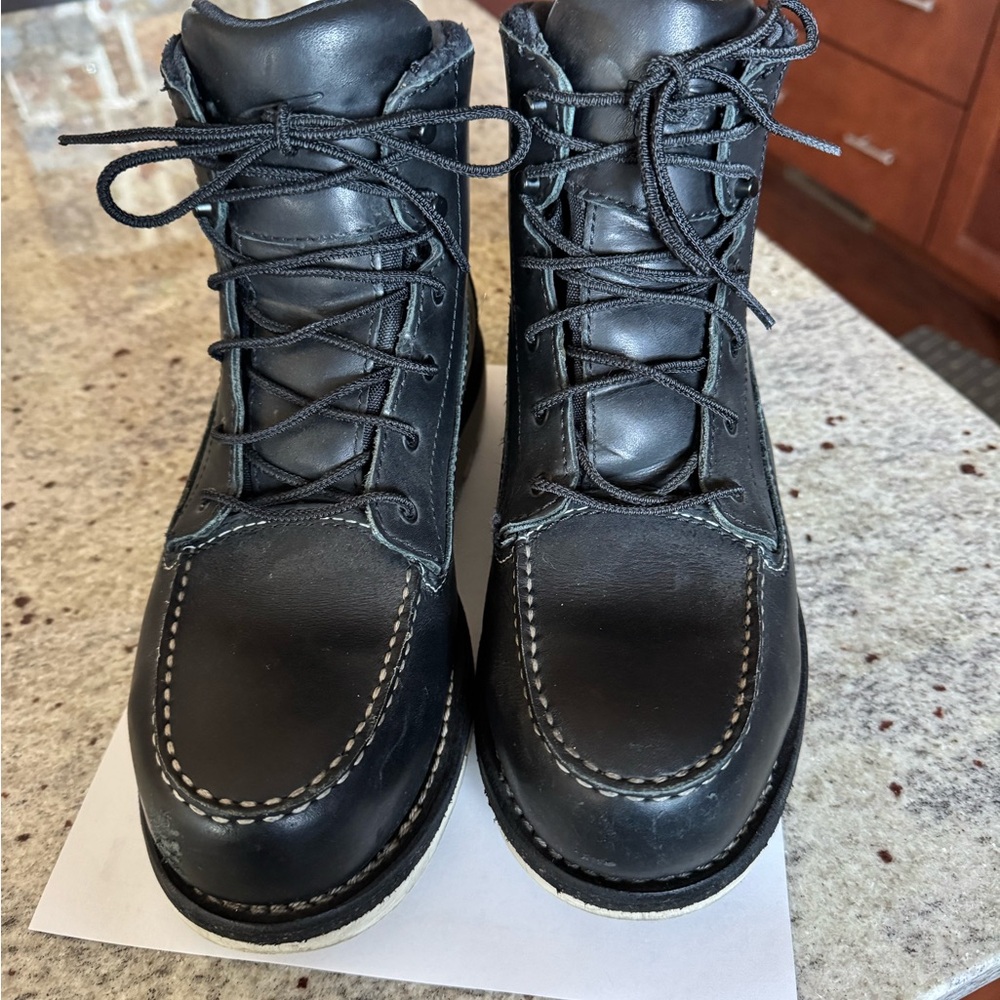 Black Women’s  Lace-Up Leather Work Boots - Picture 2 of 9